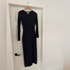 Aritzia CONTOUR dress in Medium